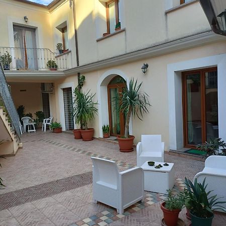 Giarranas House - Apartment With Coutyard Villacidro Luaran gambar