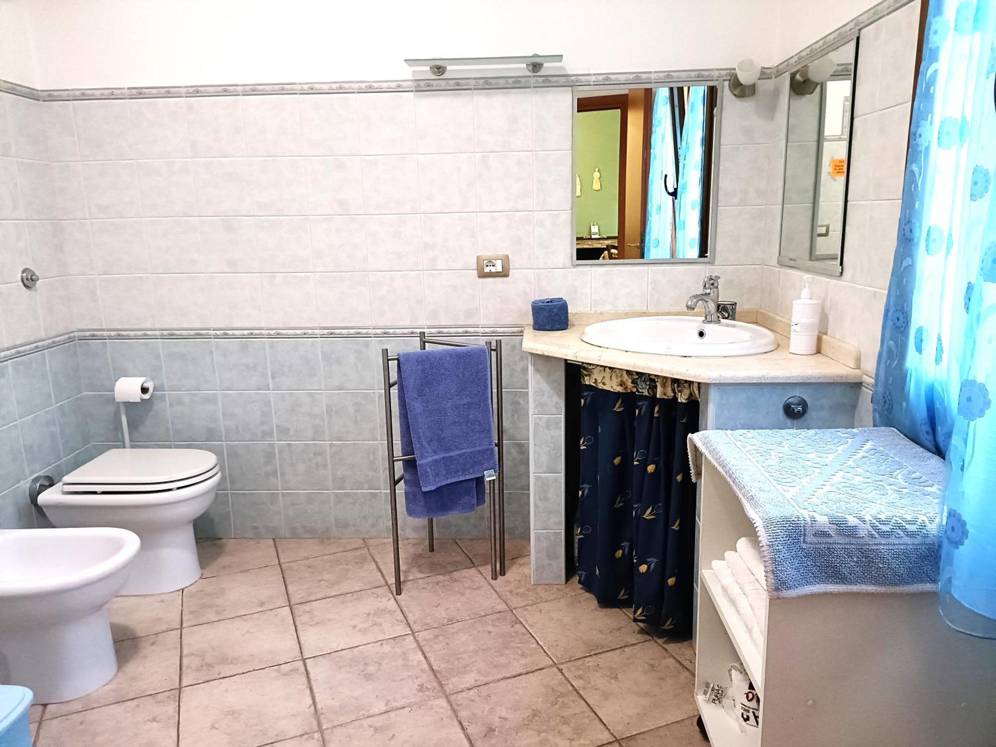 Giarranas House - Apartment With Coutyard Villacidro Luaran gambar