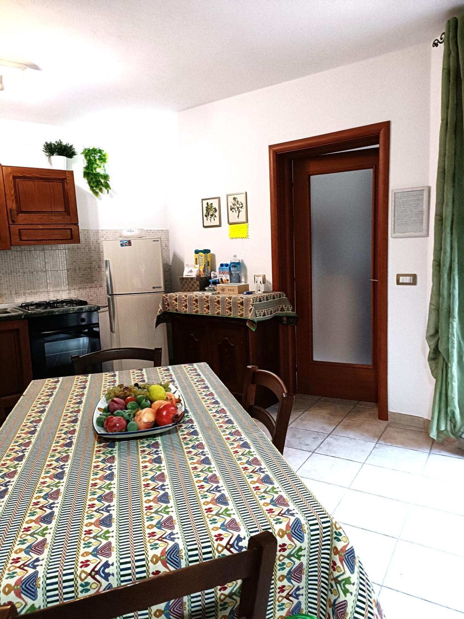 Giarranas House - Apartment With Coutyard Villacidro Luaran gambar