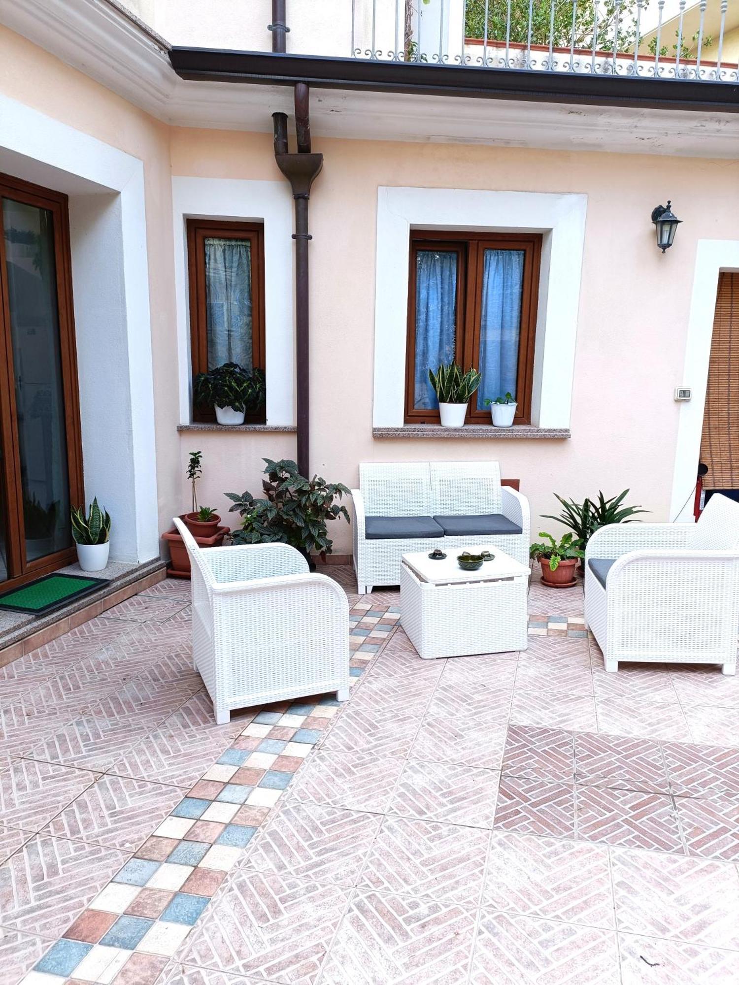 Giarranas House - Apartment With Coutyard Villacidro Luaran gambar